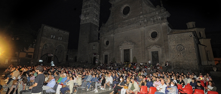 L'arena del Tuscia Film Fest in piazza San Lorenzo a Viterbo