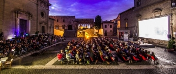 L'arena del Tuscia Film Fest in piazza San Lorenzo a Viterbo
