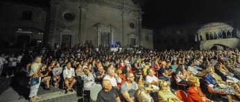 L'arena del Tuscia Film Fest in piazza San Lorenzo a Viterbo